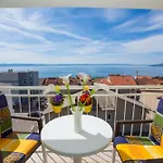 Dundic アパート *